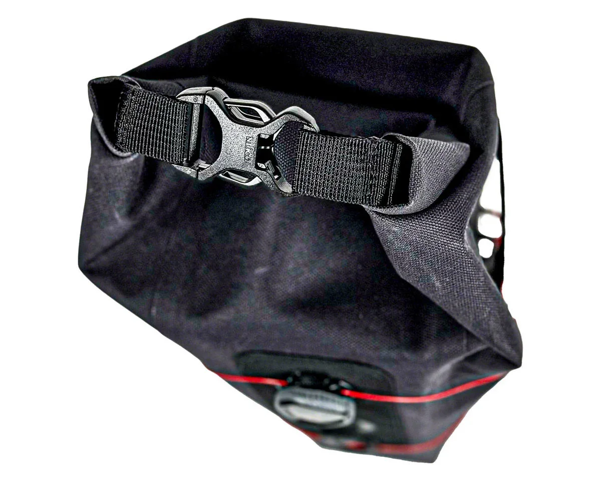 Silca Grinta Roll Top Saddle Bag (Black) (2.5L) - view 5